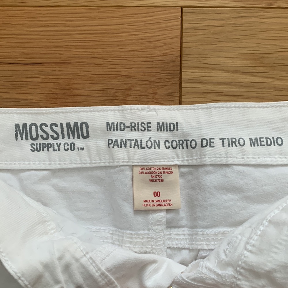 WHITE DENIM SHORTS - Picture 3 of 3